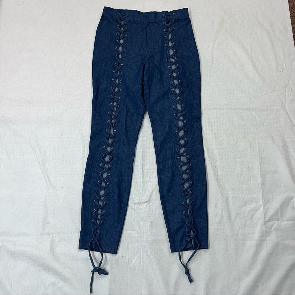 Forever 21 ladies Dark Blue Lace-Up Ankle Jeans size large